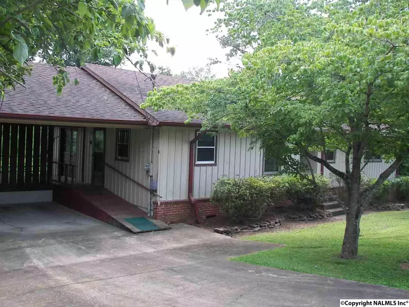 505 Warrenton Shores Drive, Guntersville, AL 35976