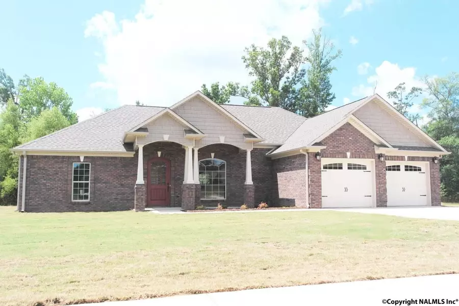 21631 Silver Oaks Circle, Athens, AL 35613