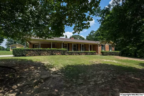 1706 Brookwood Drive, Hartselle, AL 35640