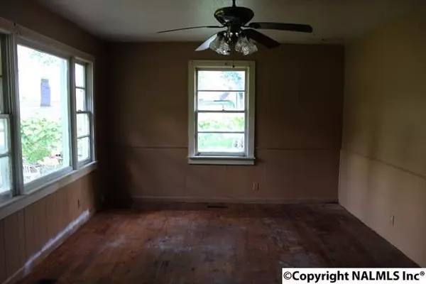 Hartselle, AL 35640,1223 NW White Street