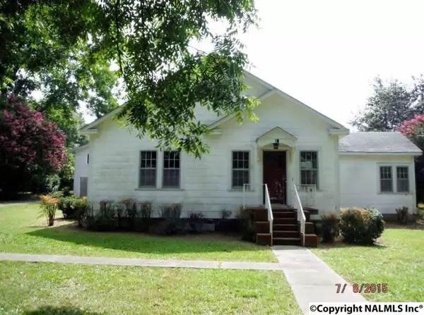 30 N Dearmanville Drive, Anniston, AL 36207