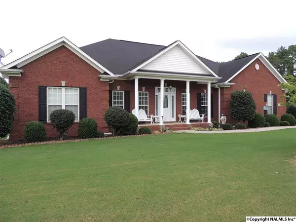 142 Honeycutt Road, Hazel Green, AL 35750