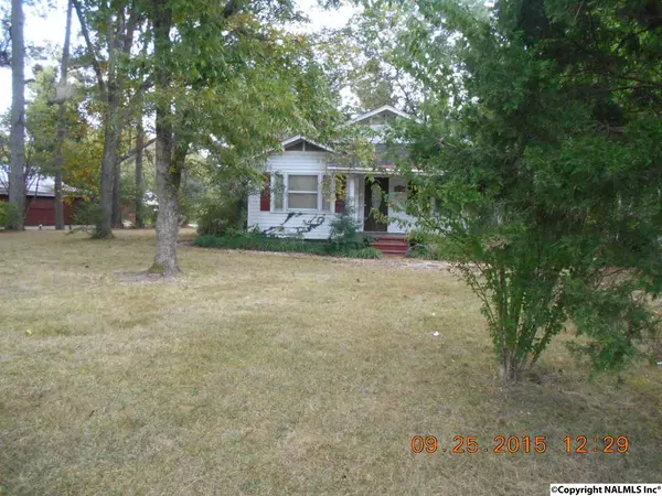 1925 SW Old Moulton Road, Decatur, AL 35601