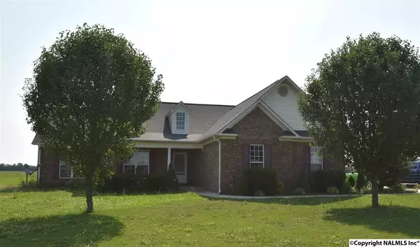 303 Narrow Lane, New Market, AL 35671