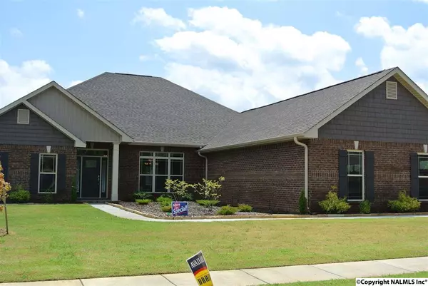 4410 Duskin Court SE, Owens Cross Roads, AL 35763