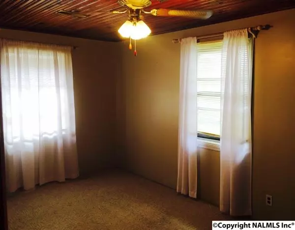 Rainsville, AL 35986,994 County Road 202