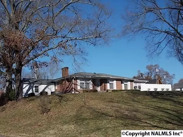 123 Hoffman Avenue, Bridgeport, AL 35740