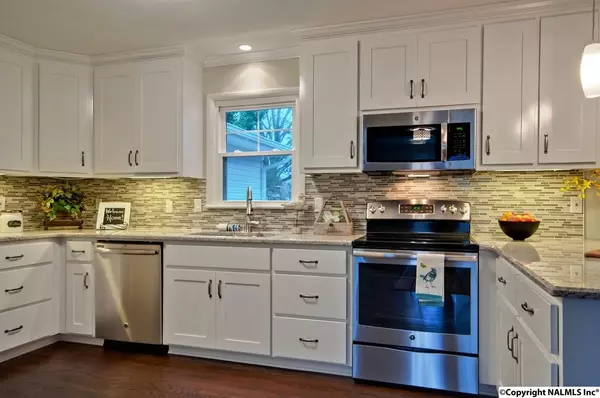 2106 Robinwood Drive, Huntsville, AL 35803