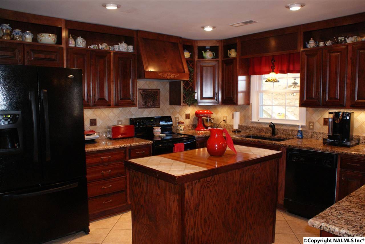 Huntsville, AL 35811,4526 Maysville Road