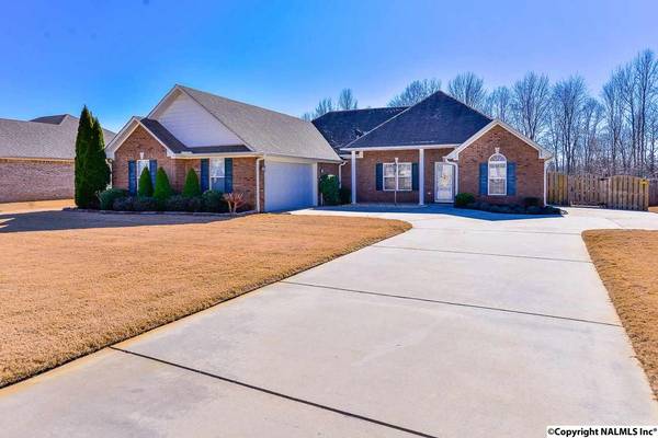 16643 Raspberry Lane, Athens, AL 35613