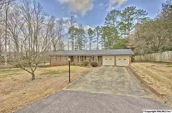 609 Grady Ave, Scottsboro, AL 35768