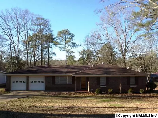 905 W Tomahawk Trail, Gadsden, AL 35903