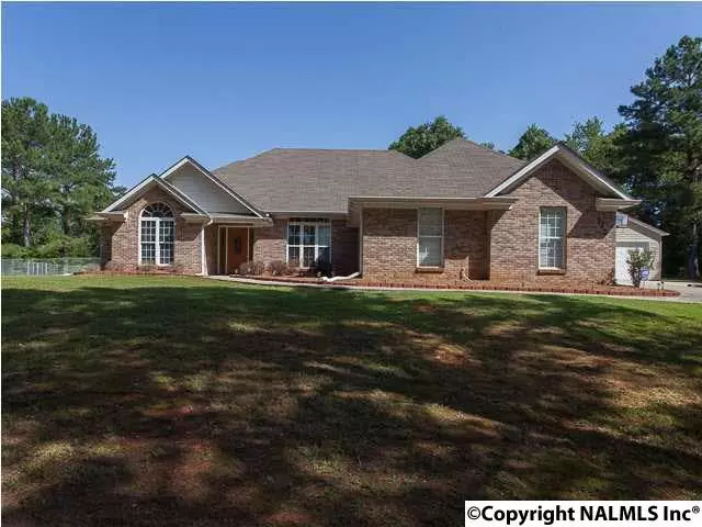 122 Luke Lane, New Market, AL 35761