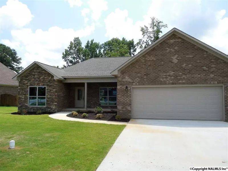 1404 Gypsy Trail, Hartselle, AL 35640