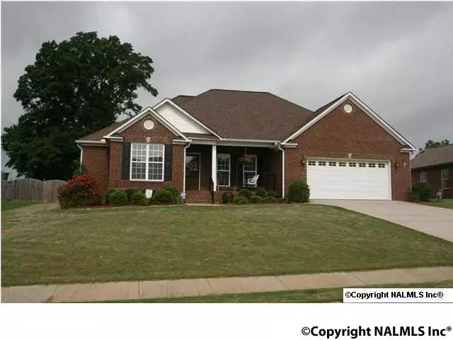 905 Anna Circle, Hartselle, AL 35640