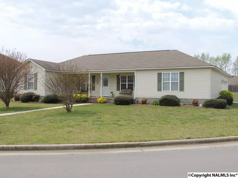 27 Meadowlark Drive, Hartselle, AL 35640