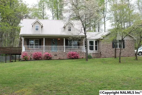 339 E George Wallace Drive, Rainsville, AL 35986