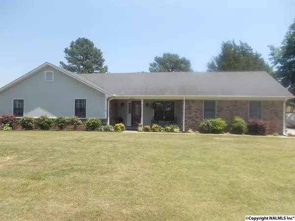 2204 Inverness Lane, Decatur, AL 35603