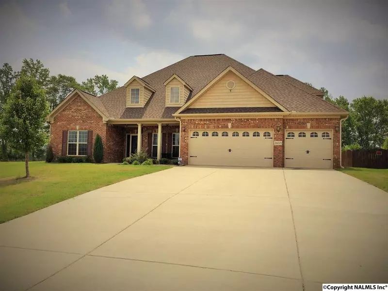 4608 SE Gramercy Court SE, Owens Cross Roads, AL 35763