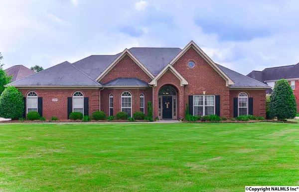 2709 Persimmon Place, Owens Cross Roads, AL 35763