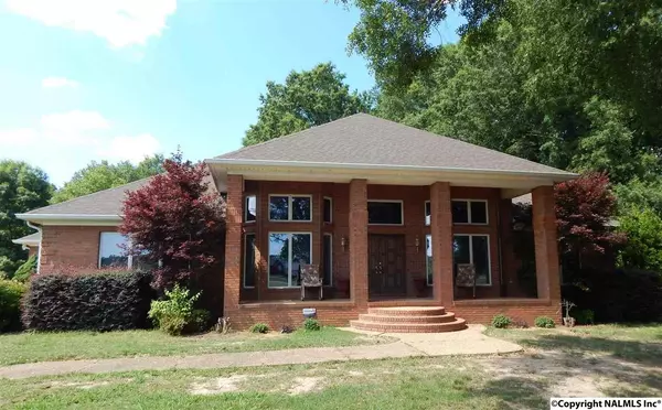 1025 N Skyview Drive, Southside, AL 35907