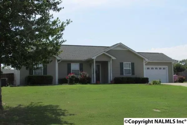 32 Thorn Way, Albertville, AL 35950