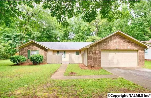 12034 Queens Place, Huntsville, AL 35803