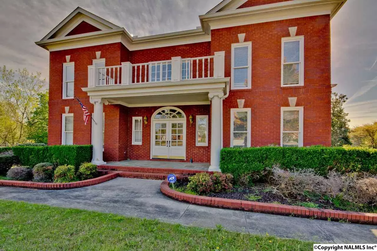 Decatur, AL 35603,901 Whispering Pines Trail SW