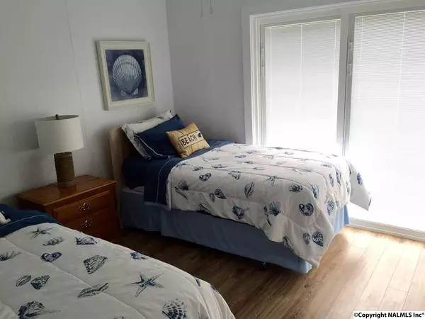 Gulf Shores, AL 36542,6925 Driftwood Drive