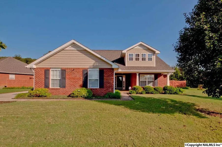 6823 Wintercrest Way, Owens Cross Roads, AL 35763