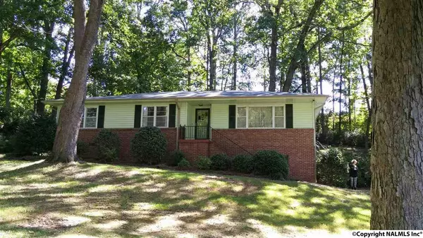 128 Oak Circle, Gadsden, AL 35901