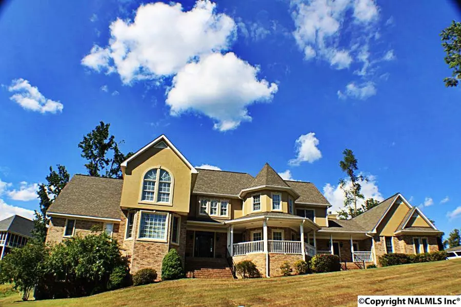 140 Eagle Ridge Drive, Guntersville, AL 35976