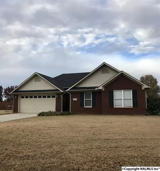 205 Willow Run Drive, Hazel Green, AL 35750