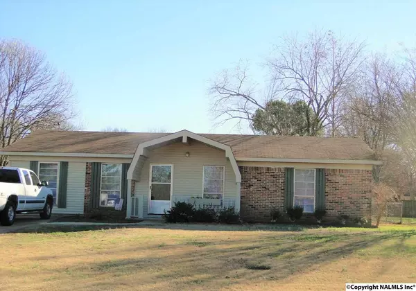 2928 Lynnwood Circle SW, Decatur, AL 35603