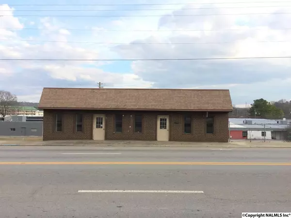 315 E 2nd Avenue, Oneonta, AL 35121