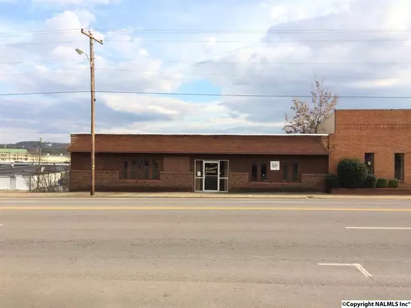 309 E 2nd Avenue, Oneonta, AL 35121