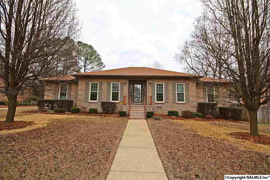 9409 Valley Lane, Huntsville, AL 35803