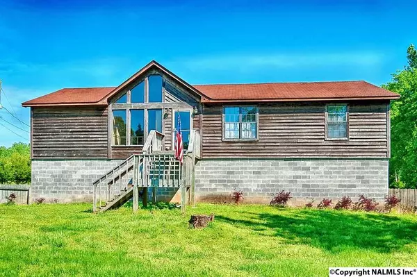 Laceys Spring, AL 35754,992 River Loop Road