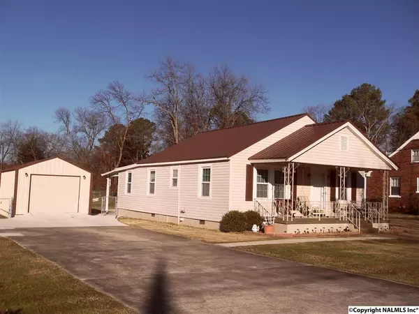 2321 Clara Avenue SW, Decatur, AL 35601