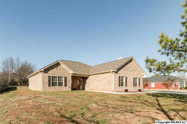 125 N Timberlake Drive, Ardmore, AL 35739