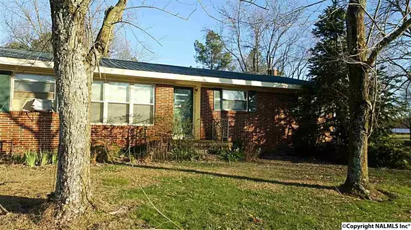 975 Mccurdy Avenue, Rainsville, AL 35986