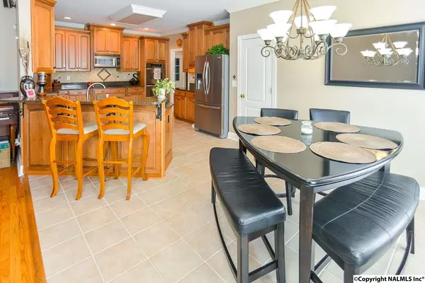 Decatur, AL 35603,1815 SW Pin Oak Circle