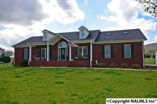 834 Killingsworth Cove Road, Gurley, AL 35748