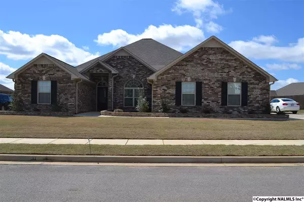 25272 Whispering Lane, Athens, AL 35613