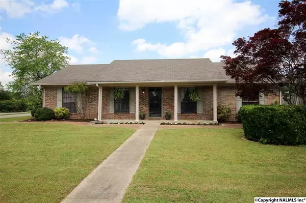 2112 Dundee Drive, Decatur, AL 35603