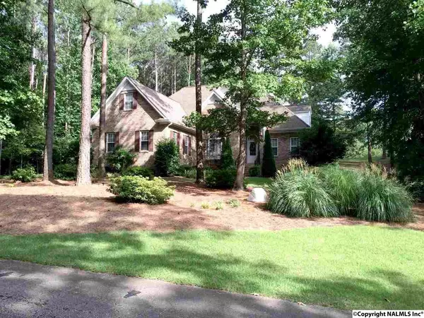 207 Woodmont Drive, Union Grove, AL 35175