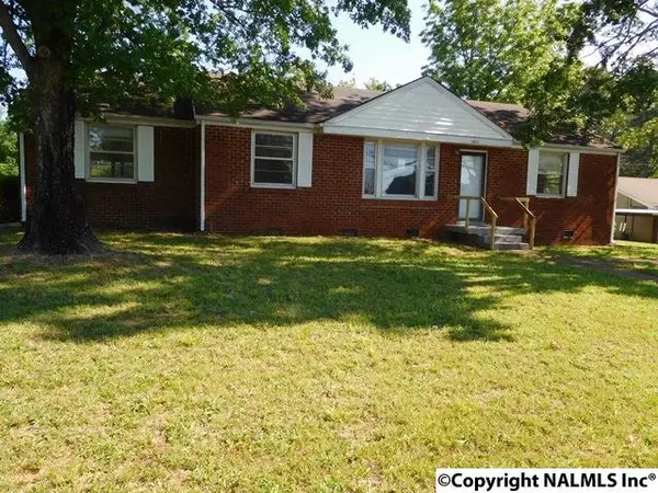 3806 Oakwood Avenue, Huntsville, AL 35810