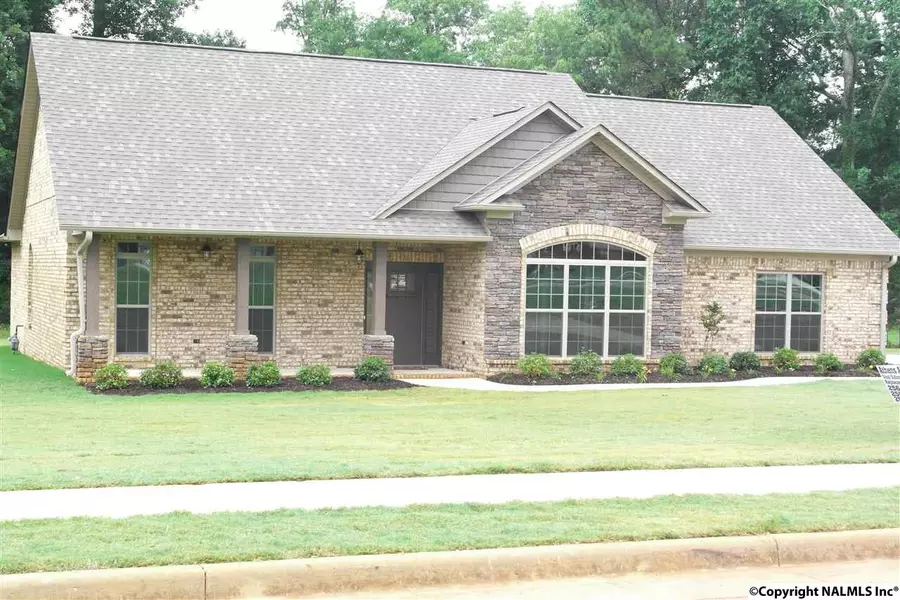 21719 Silver Oaks Circle, Athens, AL 35613