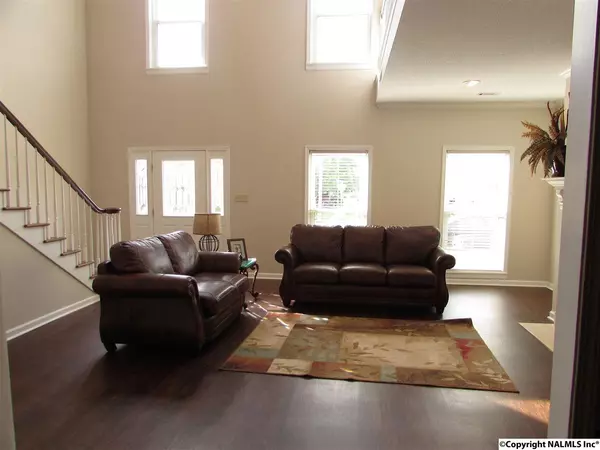 Decatur, AL 35601,1608 River Bend Place