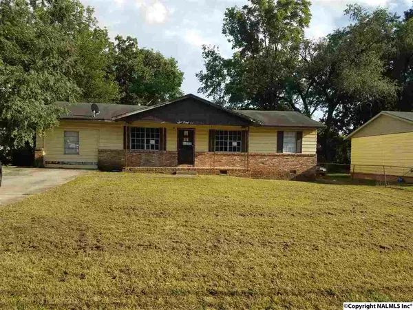 515 Lisa Lane NW, Huntsville, AL 35811